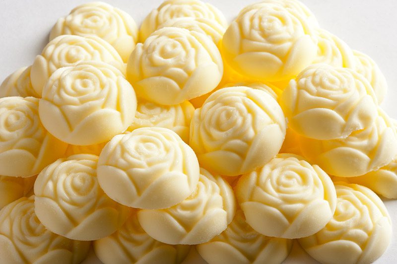 Butterball-Farms-butter-roses-in-a-cluster (1)